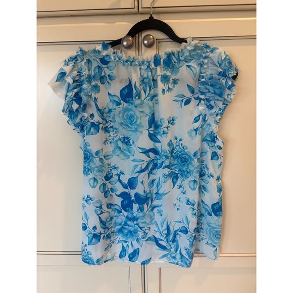 Cupcakes & Cashmere Floral Blue/White V-Neck Ruffle Blouse M NEW - Picture 4 of 4
